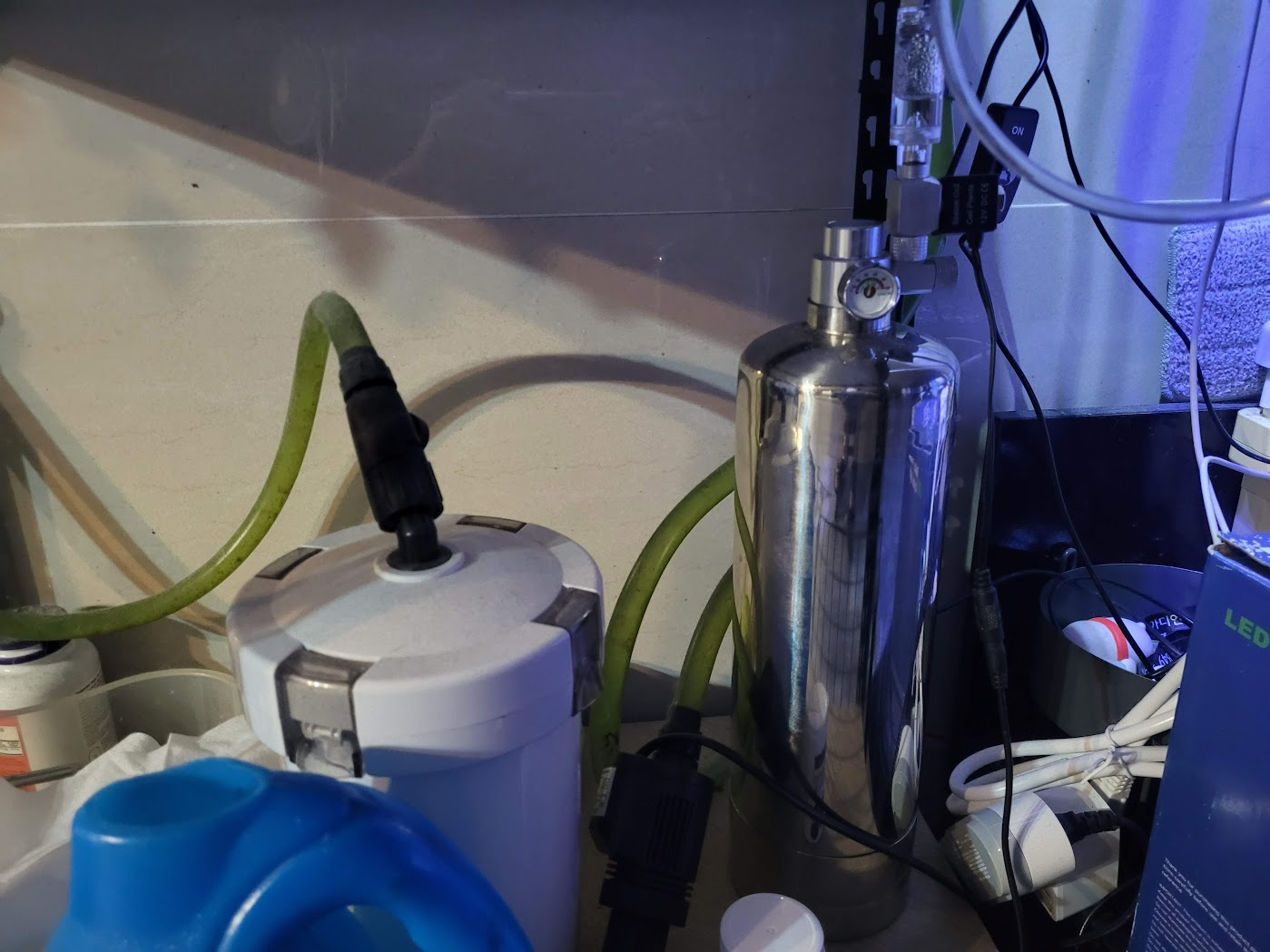 알리에서 구매한 이산화탄소 공급기. 외부여과기 사진