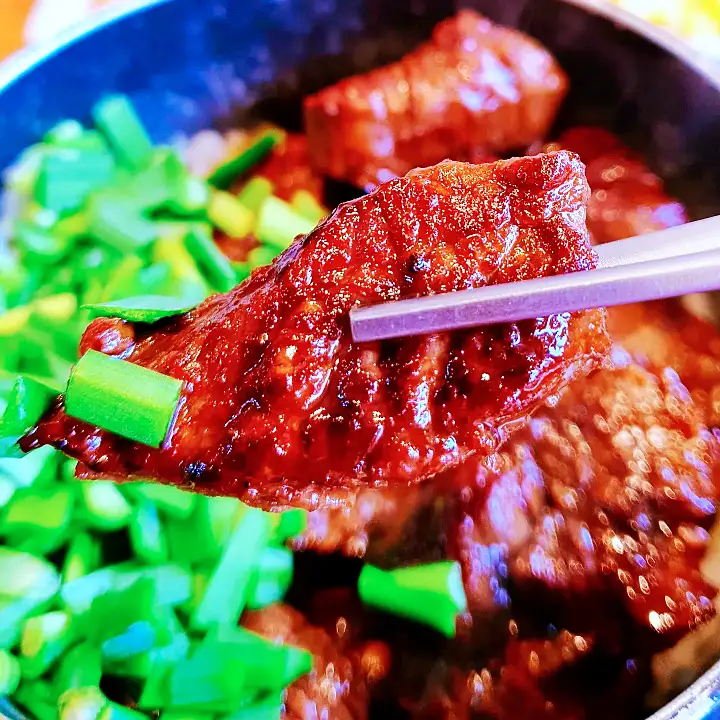 찜질방 디저트 카페 김치찜 솥밥 정식 맛집 홍제천 겨울 데이트 코스 서대문구 홍제동 가볼만한 곳 추천 생방송투데이 오늘방송 떴다 동네방네