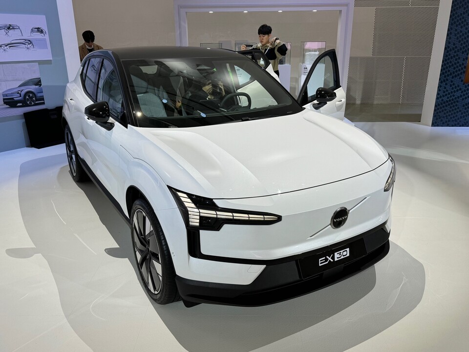 볼보자동차 EX30