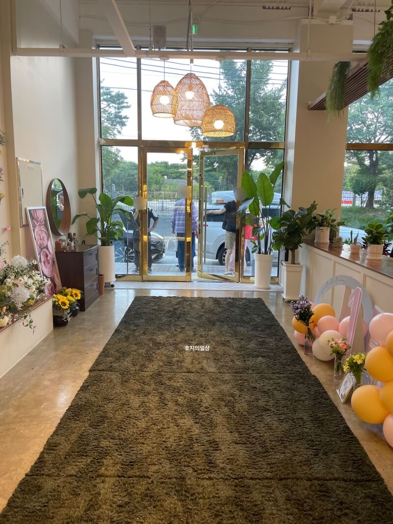 춘천 온유정 공지천 삼천동 한정식 맛집 매장 진입로