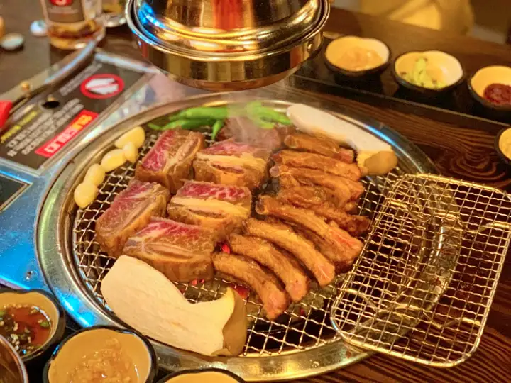 통큰갈비두번째이야기 불맛 숯불 우대갈비 뼈삼겹 등갈비 구이 신촌 맛집 추천 생방송투데이 리얼맛집 오늘방송 고수뎐