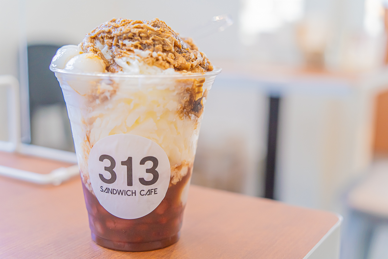 313 Sandwich Cafe in Okinawa’s Minatogawa Foreign Housing District — original photograph 24