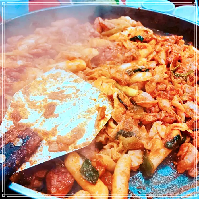 고두심이 좋아서 춘천 명동 닭갈비 골목 철판닭갈비, 막국수 맛집