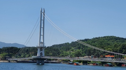 예당호 출렁다리