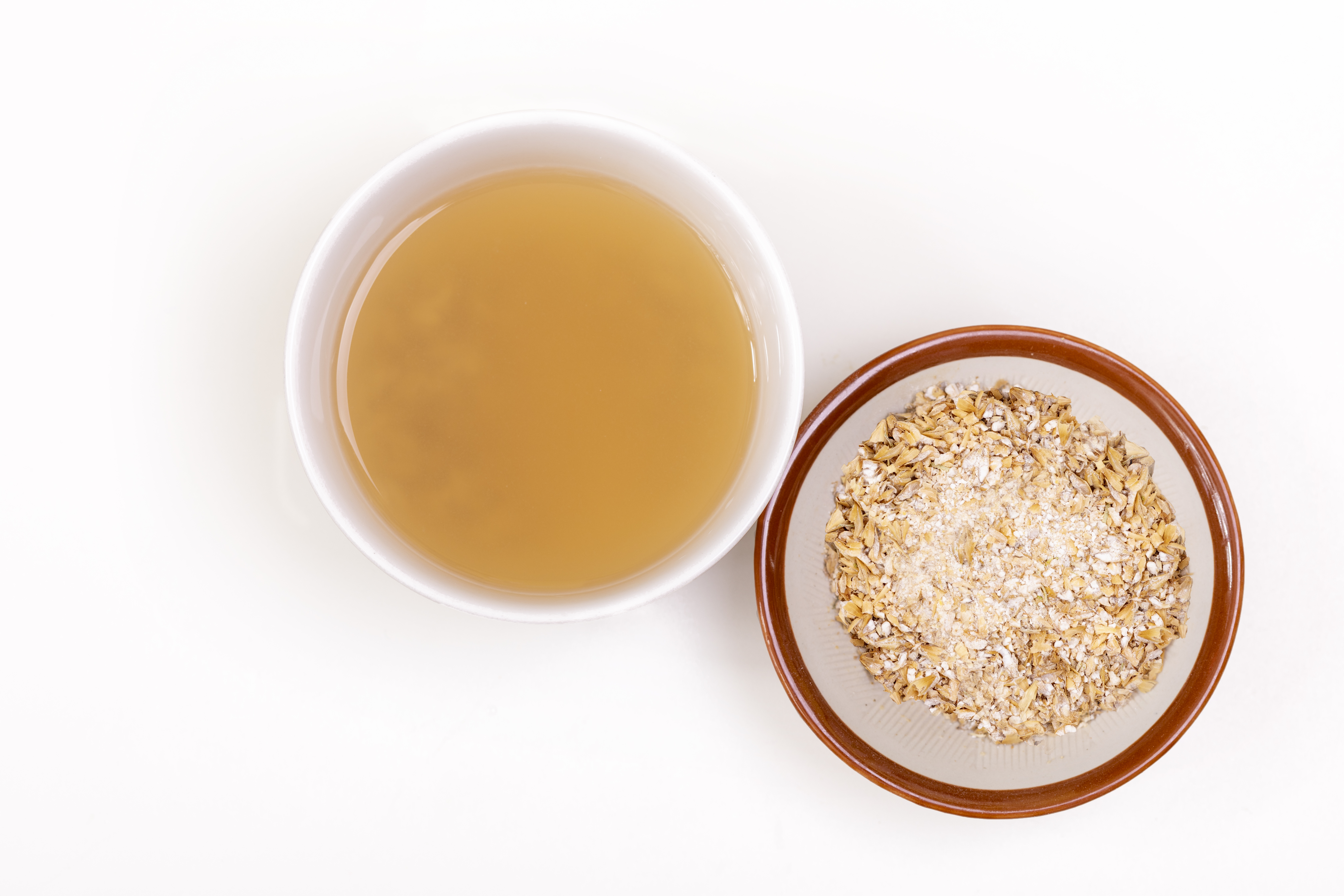 단술의 재료가 되는 엿기름과 엿기름을 만들기 위한 재료인 맥아 사진- 소양인(少陽人)에게 맞는 음식