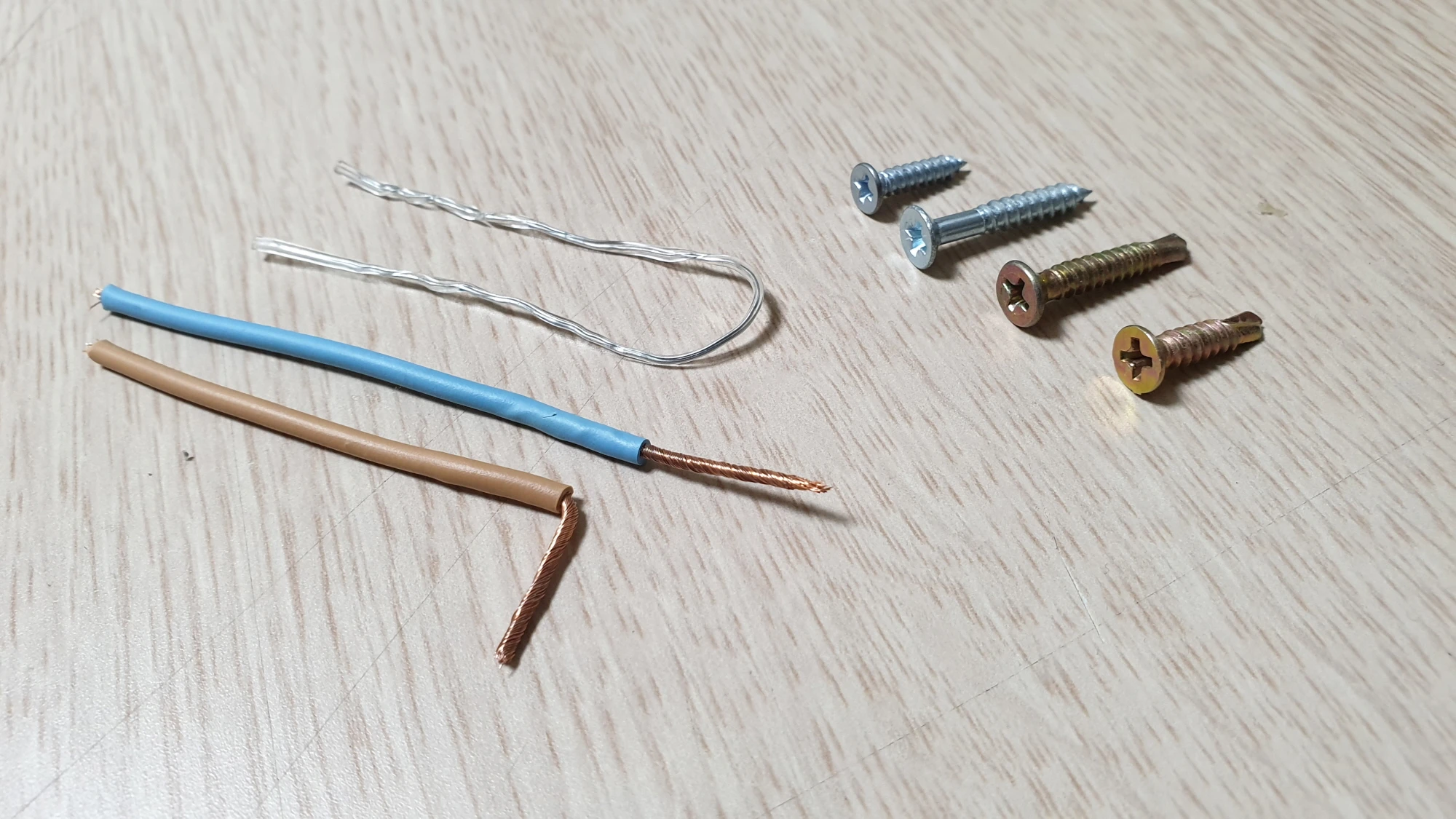 구리 전선, 철판 피스 나사못