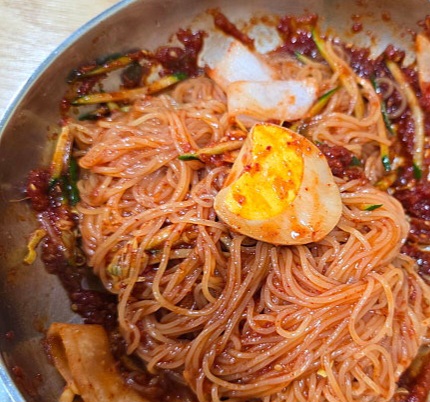 생방송투데이 하루 700그릇 밀면