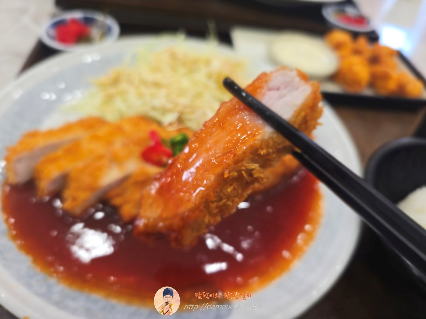 매콤로스카츠 + 치킨가라아게(5pc)