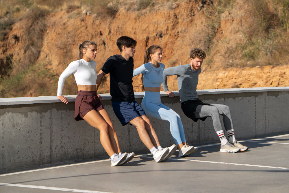 단체 운동의 이점 6가지 : 러닝 크루, 크로스핏, 그룹 운동 등 함께하는 운동의 장점