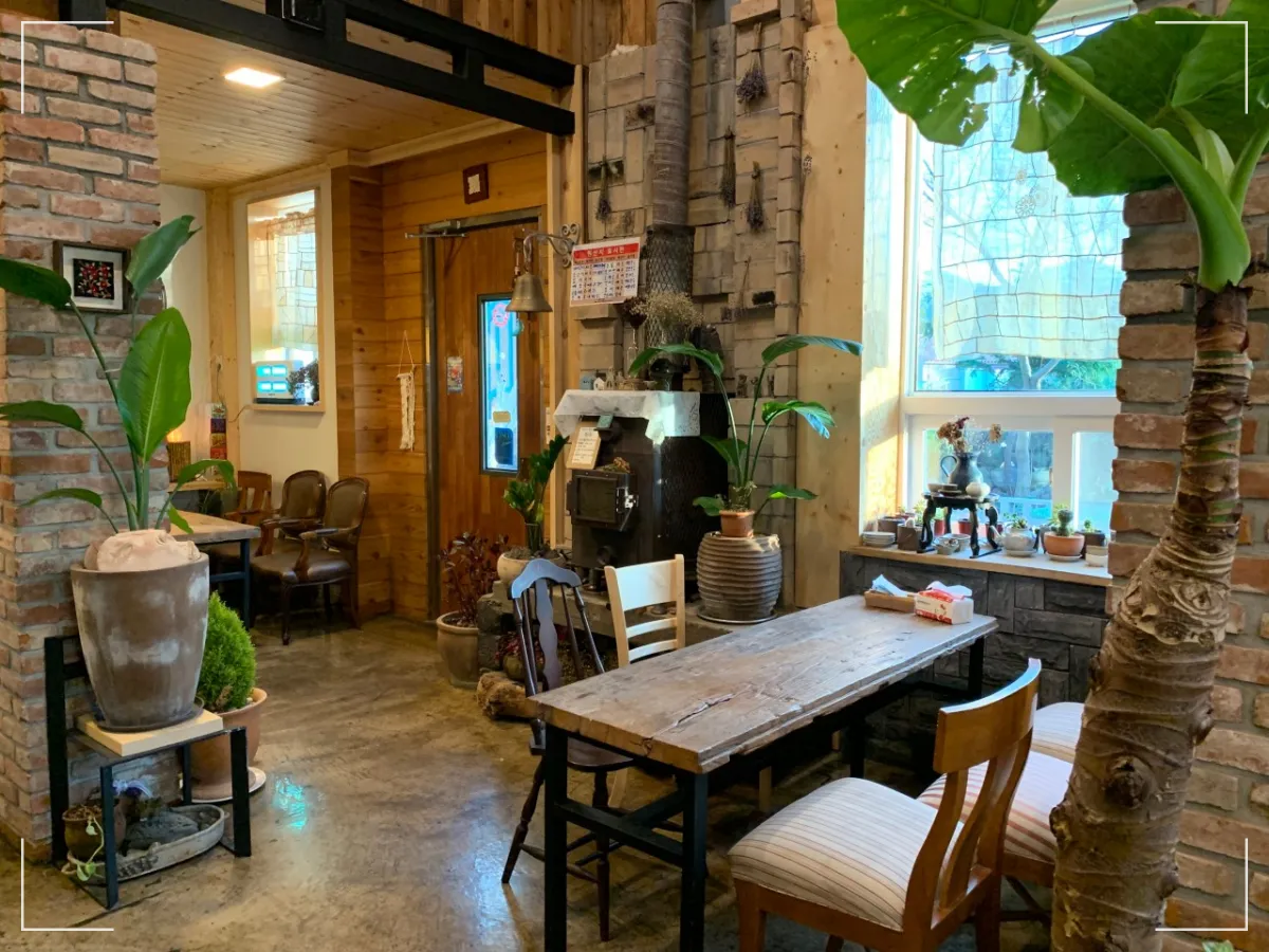 우굼-제주도-애월-국수-성게 전복장 비빔밥-톳튀김 명란 비빔밥-톳-바릇국수-몰망국수-고기국수-해산물국수-내부