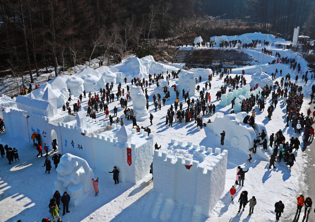 태백산 눈축제 대형 얼음 전시