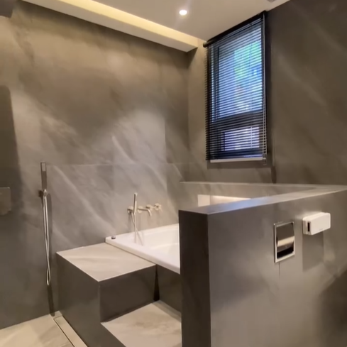 대형욕조로 구성 되어 있다.