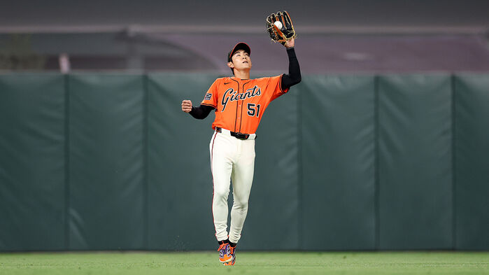 공을 잡는 이정후 선수