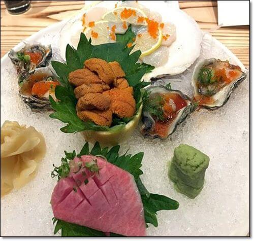 성게알 및 생선 요리