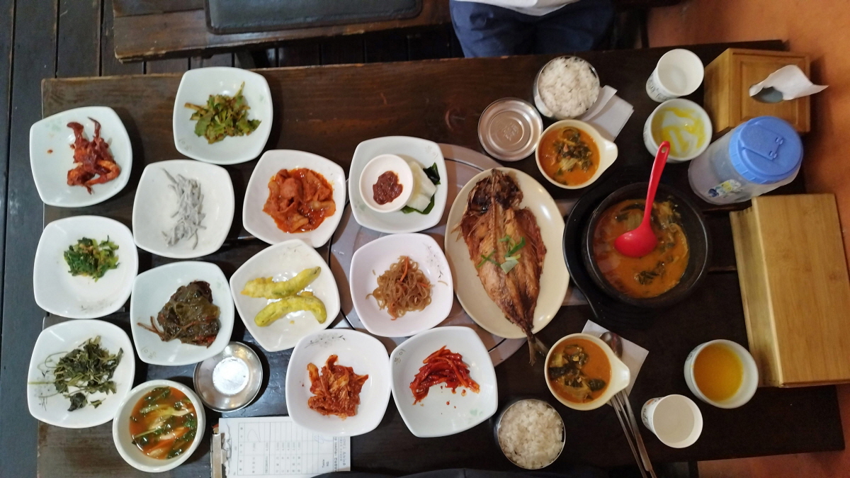 대구 동이식당 전체 반찬들