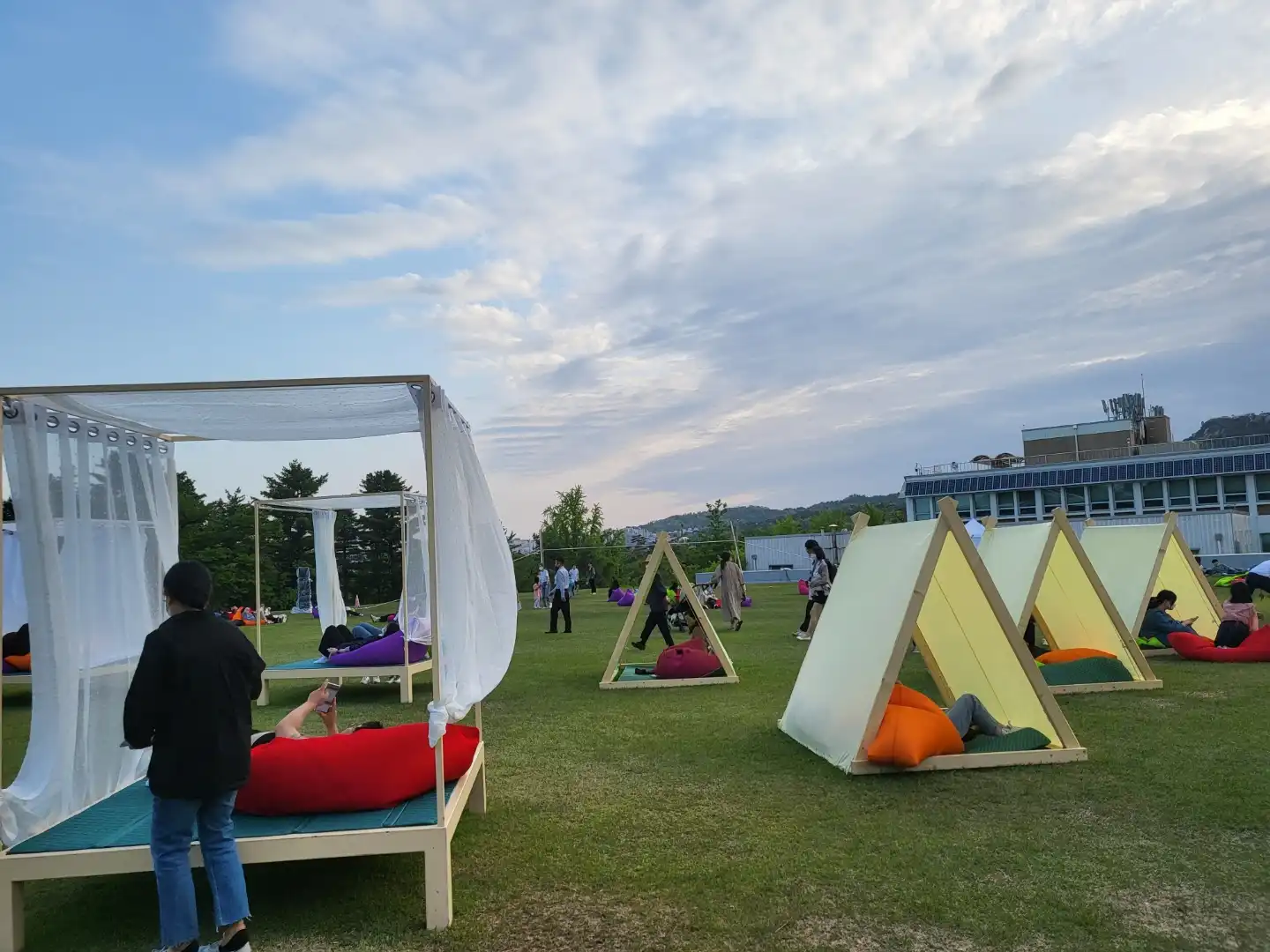 춘추관_앞_헬기장1