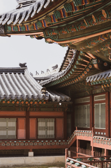 전주에서 만난 한옥과 패션의 만남, '슬로우유니버스'