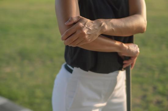 골프 엘보(Golfer's Elbow): 원인, 증상, 치료 및 관리