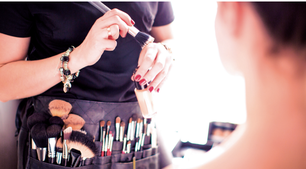 메이크업아티스트 -분장사-하는일-업무환경-되는법-학과전망