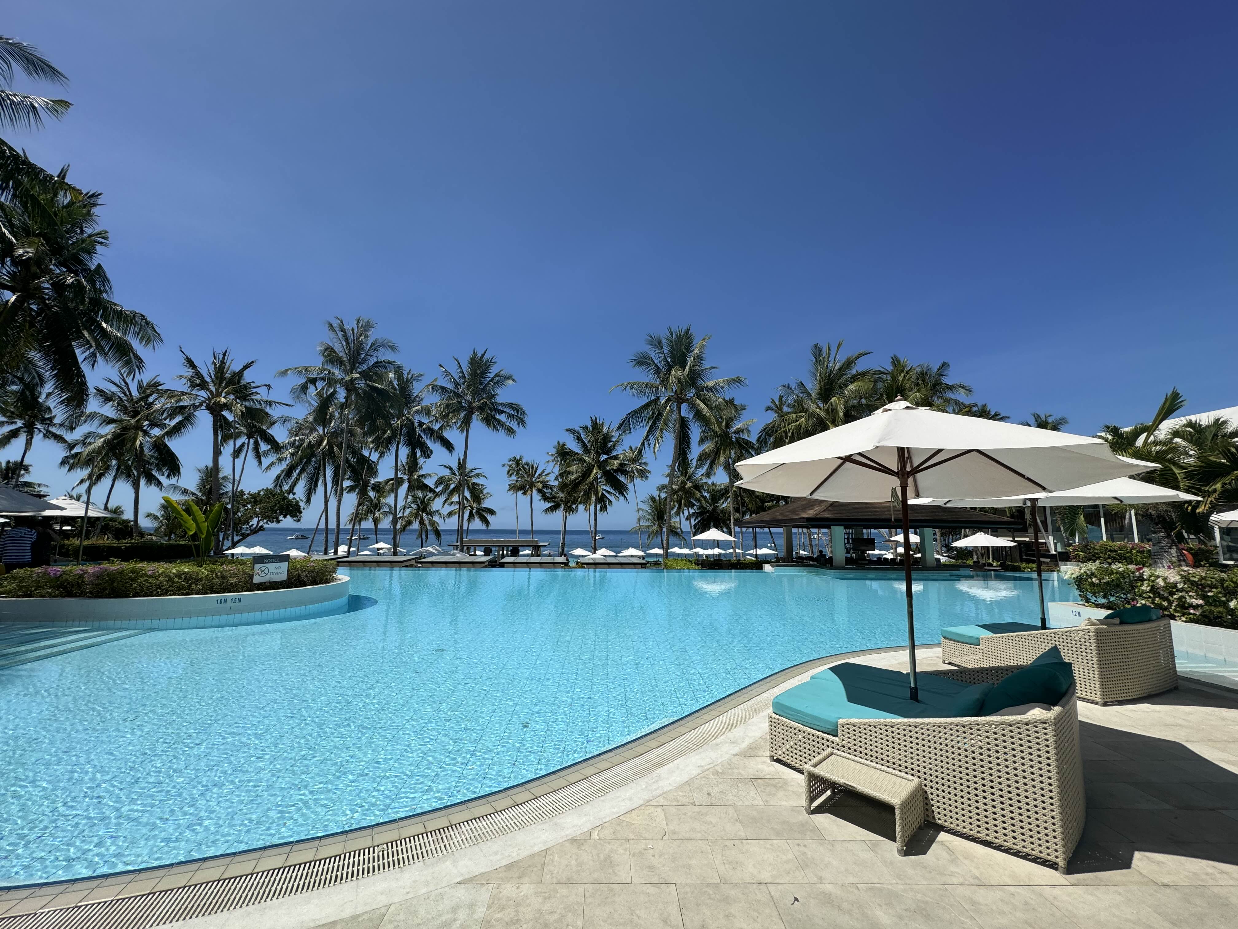 필리핀 보홀 헤난 리조트 알로나 비치 다이렉트 풀 억세스 룸