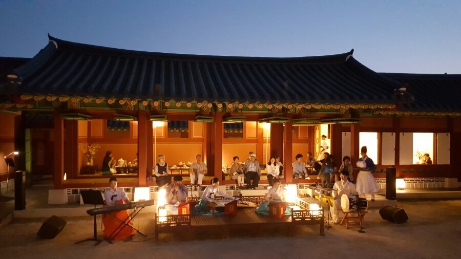 도슭수라상과 국악공연