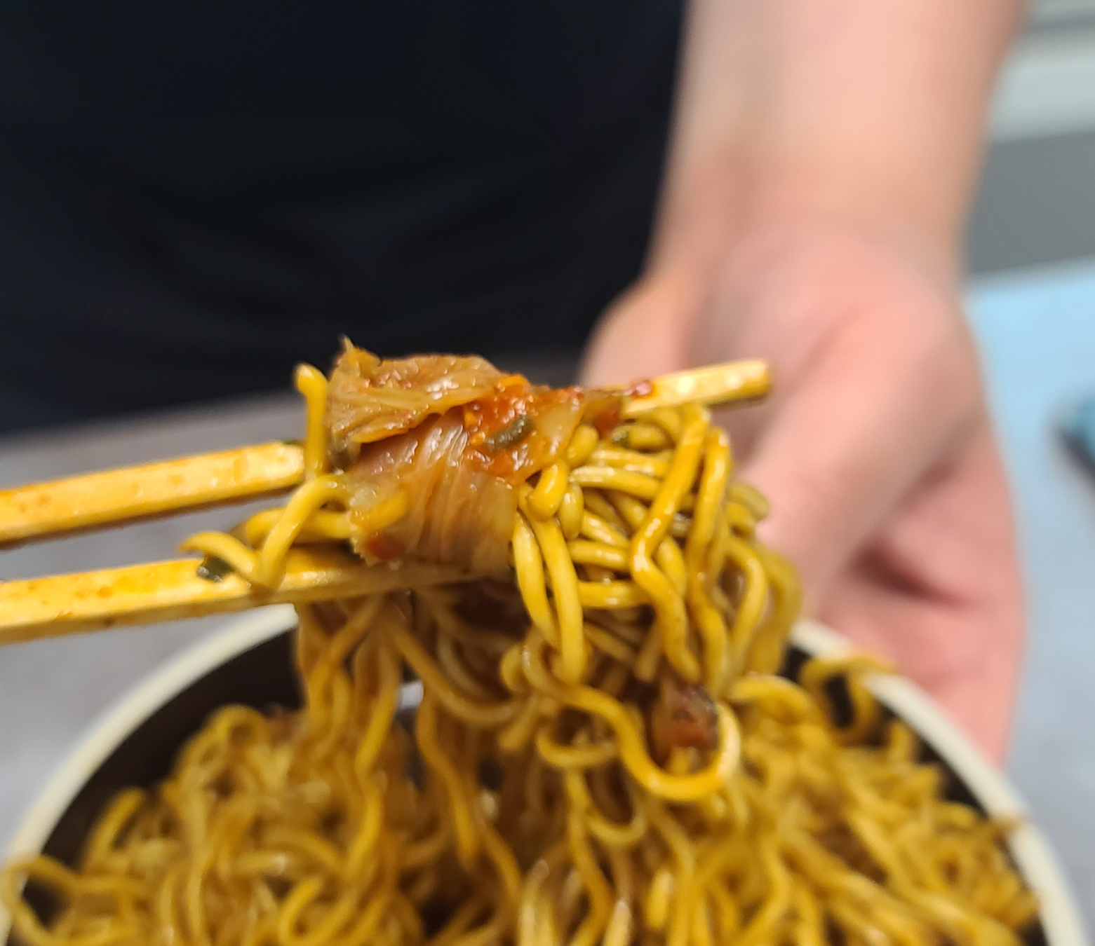 공간춘 쟁반짬짜면 공화춘짜장 간짬뽕 조리방법 내용물 구성품 조리시작 대왕라면 볶음간짬뽕소스 별첨스프 비비기 폭풍먹방 총각김치 묵은지