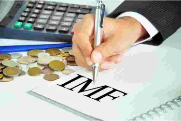 세계은행과 국제통화기금(IMF)의 역사적 발자취와 현재까지의 영향력