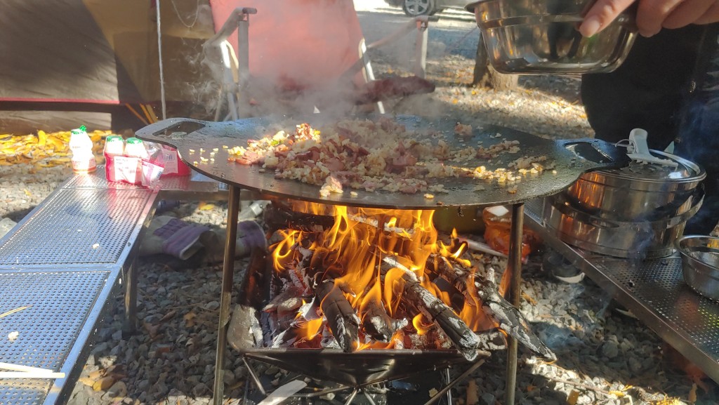 리버힐즈 캠핑장의 바베큐파티