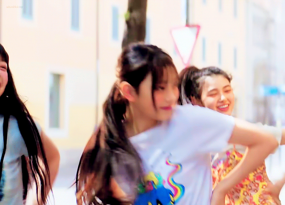 뉴진스 해린 gif