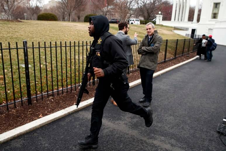 백악관 인근에서 무장 남성과 총격전&hellip; 피해 상황은?