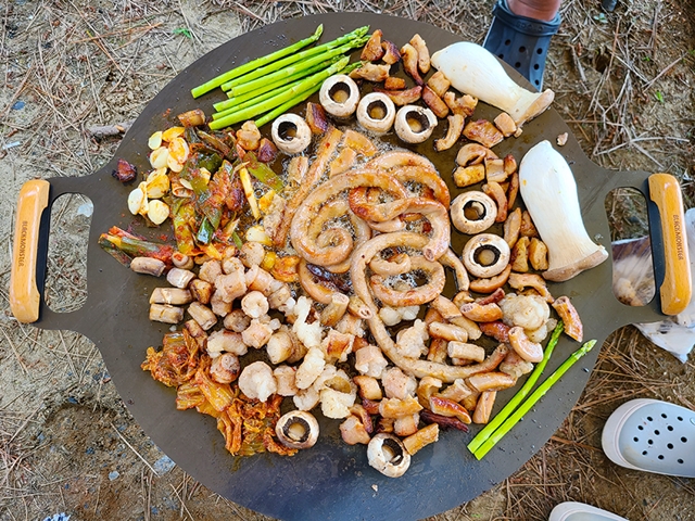 소곱창, 대창, 막창과 대파김치 구운것