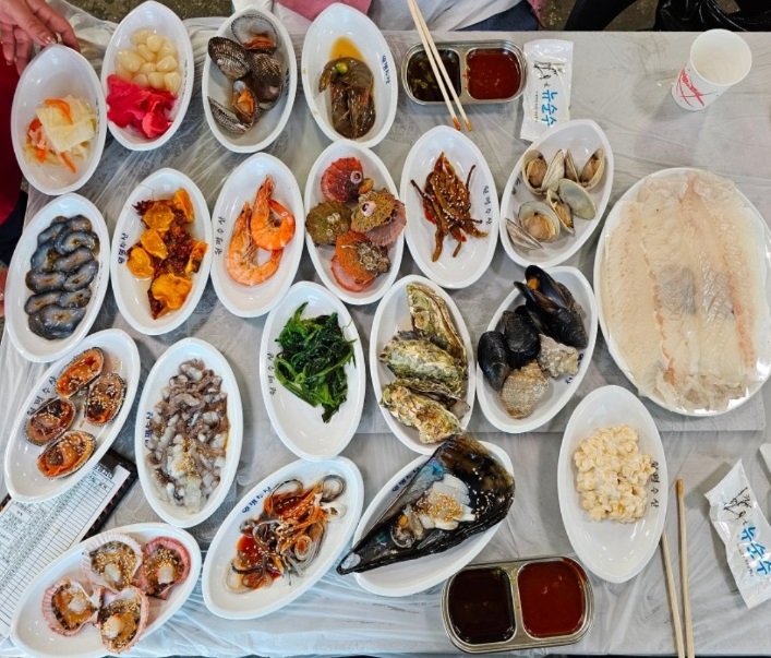 백반기행-화성-궁평항-해산물-스끼다시-20가지-명성호