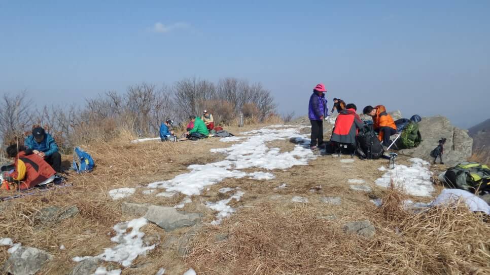 100대 명산 등산하기 열한번째 고창 방장산 서해안과 고창 평야를 한눈에 바라볼 수 있는 탁 트인 조망을 갖추고 있는 산