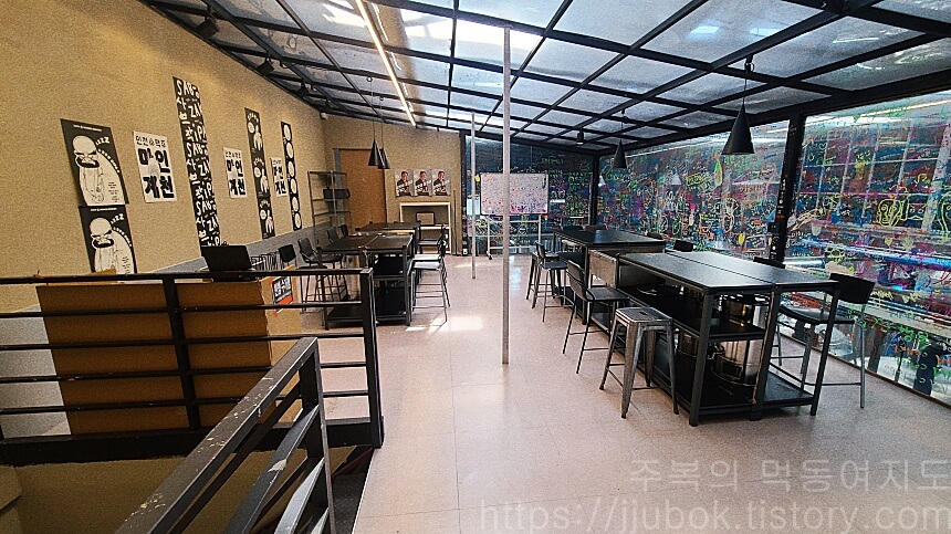 인천맥주-2층-분위기