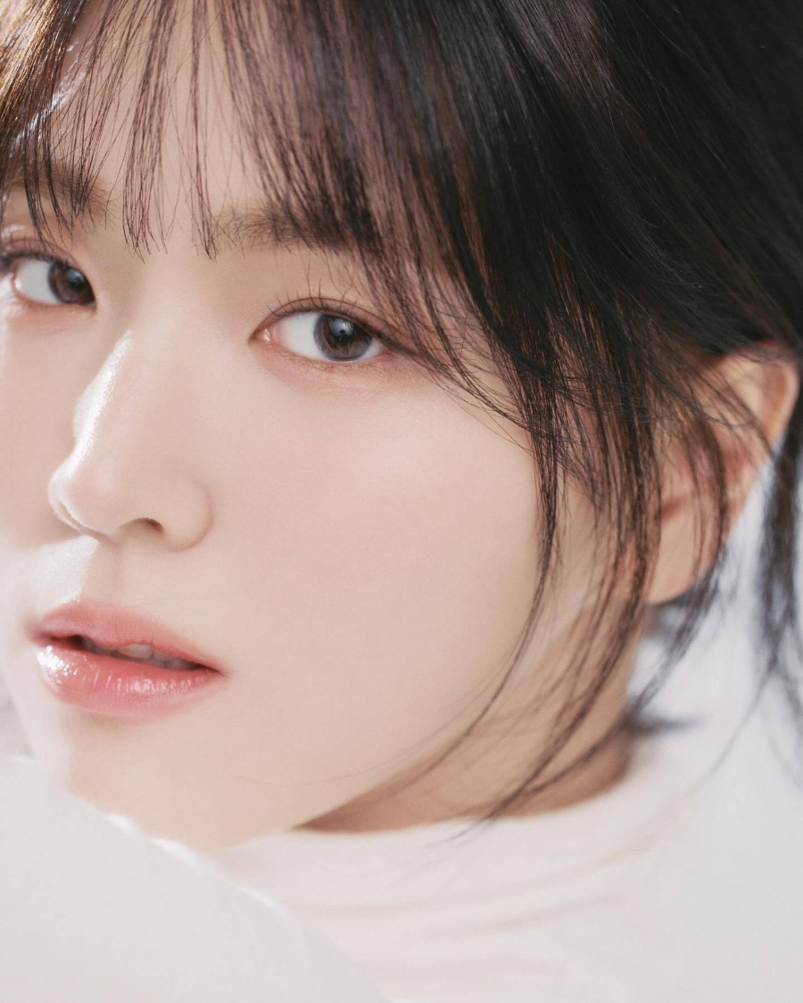 배우 김지은