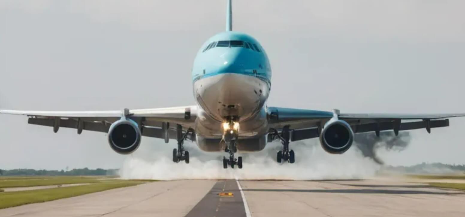 이륙하는-비행기