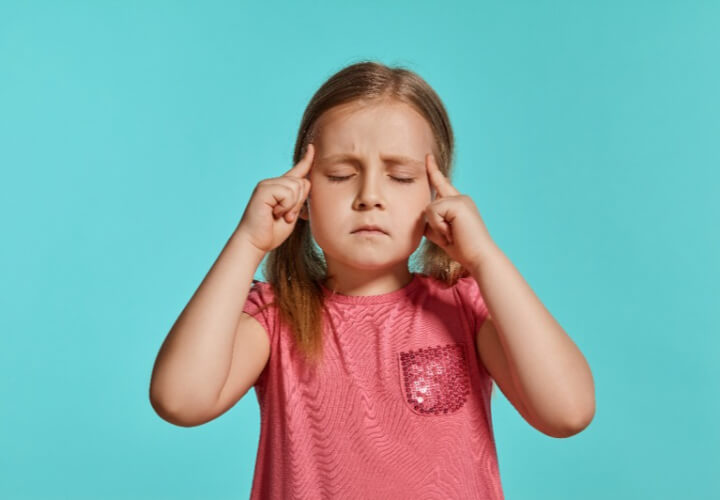 생각하고-있는-여자아이