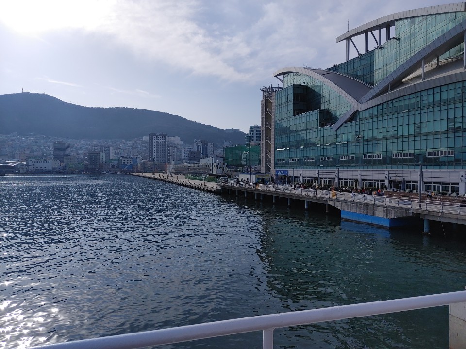 자갈치시장 크루즈 탑승