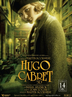 길거리에 서있는 소녀 사진