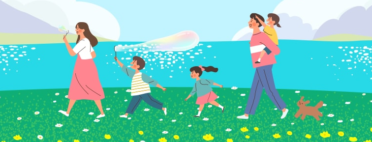 초록빛-잔디를-걷고있는-사람들과-강아지-뒤에는-반짝이는-하늘색-바닷가