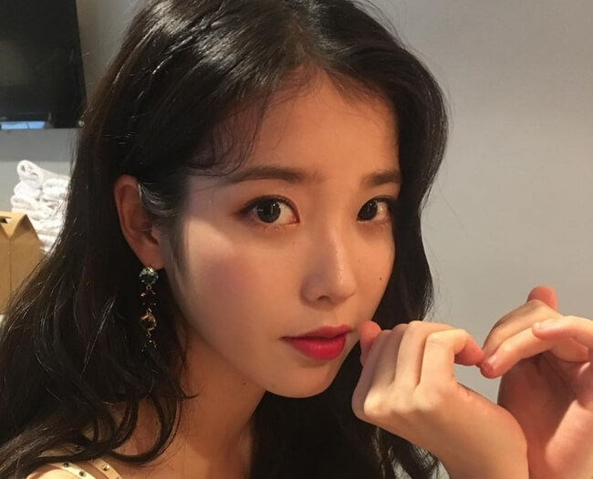 아이유-손하트