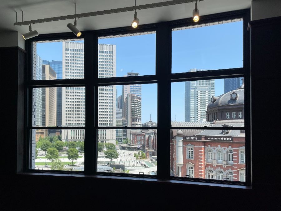 도쿄역 킷테 마루노우치 타워 실내 우체국장실