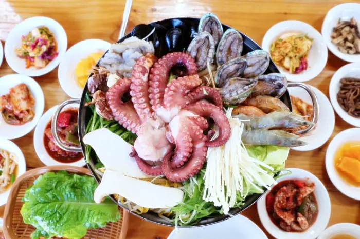 전참시 전지적참견시점 이영자 홍진경 전복문어흑돼지 두루치기와 왕갈치 맛집 제주도 성산 일출봉 전복 두루치기 맛집 소개