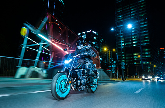 야마하 MT-07 2025, 새로운 컬러 업데이트로 공식 출시