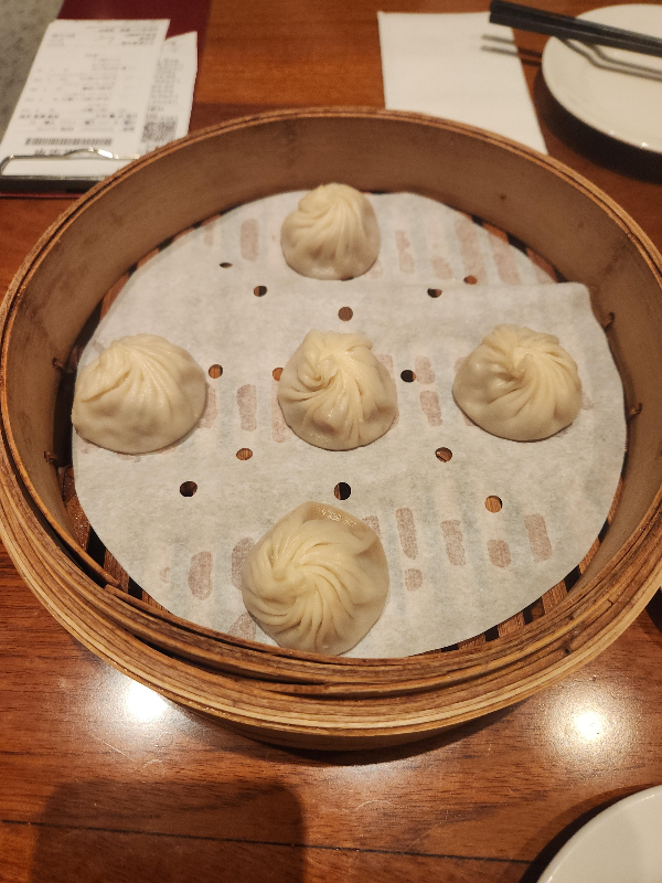 타이베이 샤오롱바오와 대판 야끼: 딘타이펑 vs Goodbeitao, 歐林 vs Mosun Teppanyaki_딘타이펑_샤오롱바오