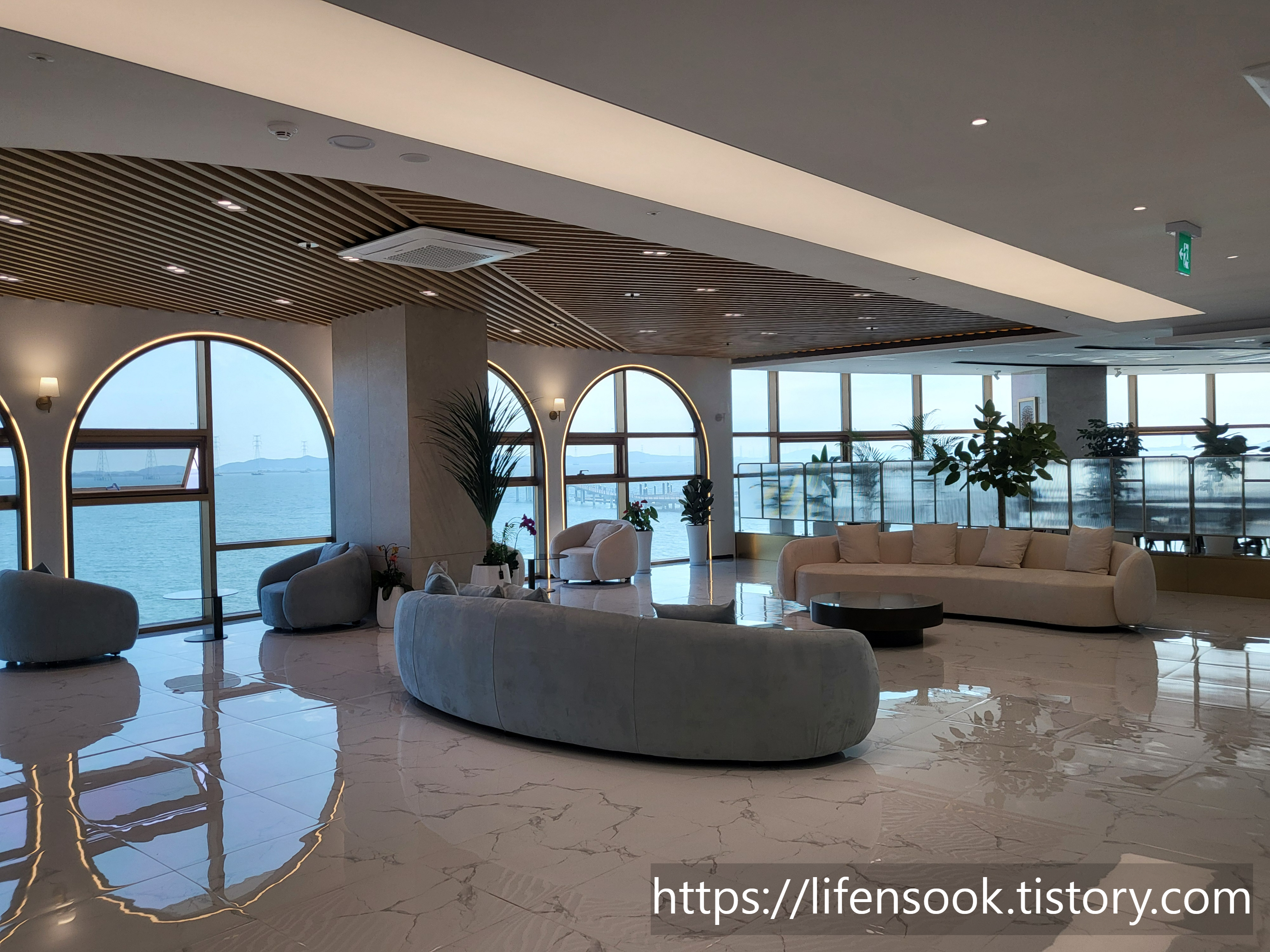 웨이브엠 호텔 웨스트 3층 로비 1