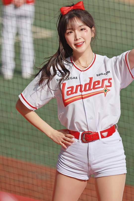 안지현 치어리더 프로필 총정리｜나이&middot;키&middot;몸매&middot;SSG 랜더스&middot;대만 타이강 호크스&middot;인스타그램