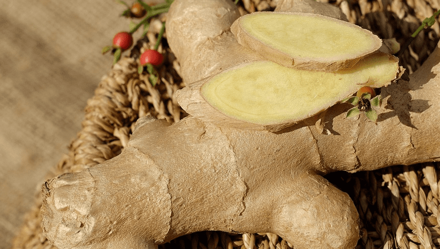 잘게 썰어져 있는 생강