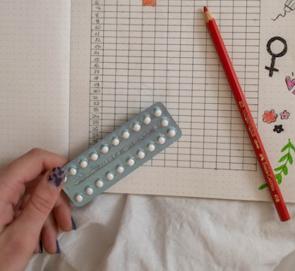 피임약은 생리 주기의 안정성을 유지하고 임신을 피하는데 도움을 주지만, 적절한 사용과 주의가 필요하다