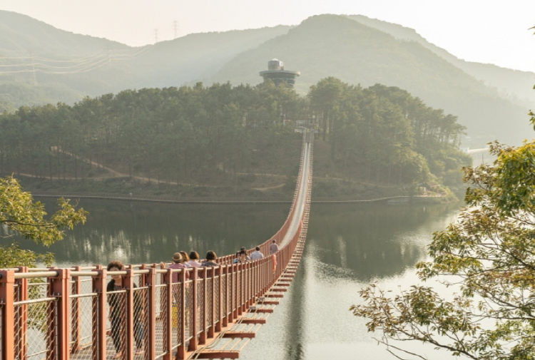마장호수 출렁다리